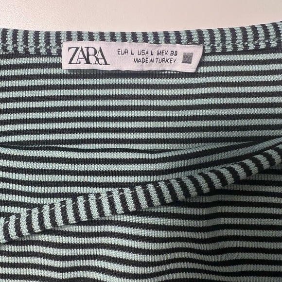 ✨ZARA Large Striped Sage Green and Black stretchy cropped Tank Top - Picture 8 of 9
